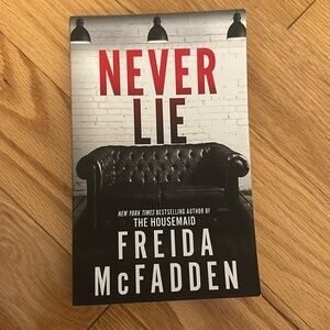 Never Lie by Freida McFadden